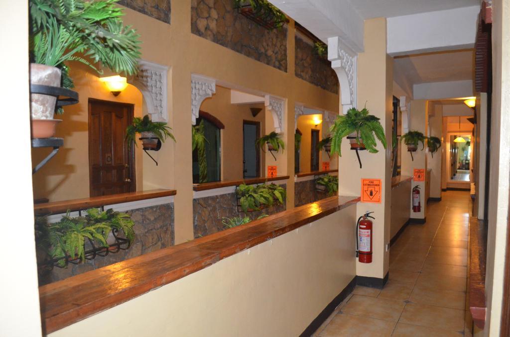 Saint Illian'S Inn Makati Makati City Exterior photo