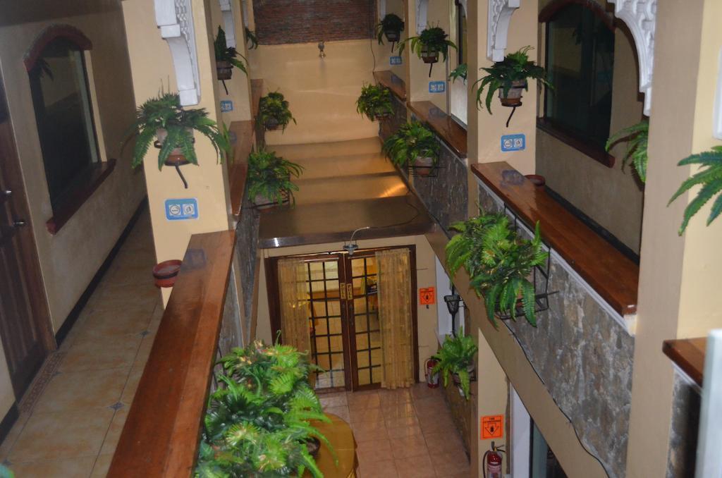 Saint Illian'S Inn Makati Makati City Exterior photo