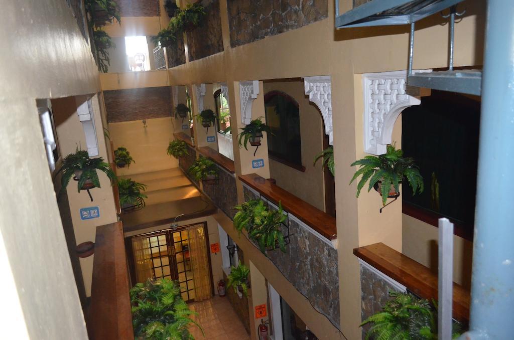 Saint Illian'S Inn Makati Makati City Exterior photo