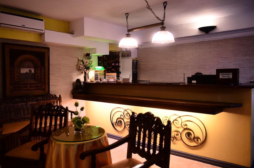 Saint Illian'S Inn Makati Makati City Exterior photo