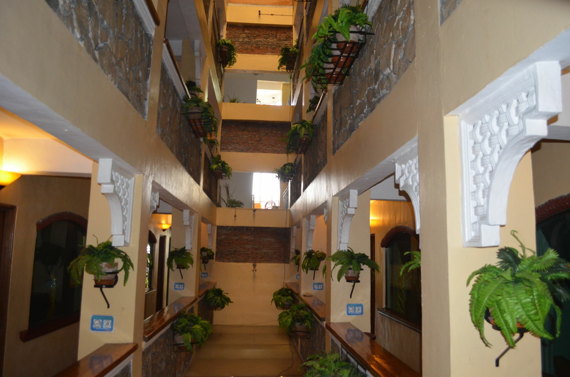 Saint Illian'S Inn Makati Makati City Exterior photo